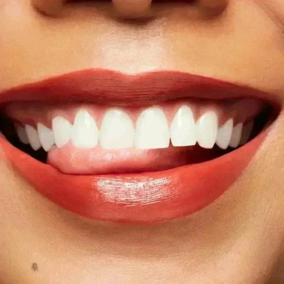 Mac Cosmetics Lusterglass Sheer-Shine Lipstick in Chili Popper (562) NIB - Picture 3 of 7